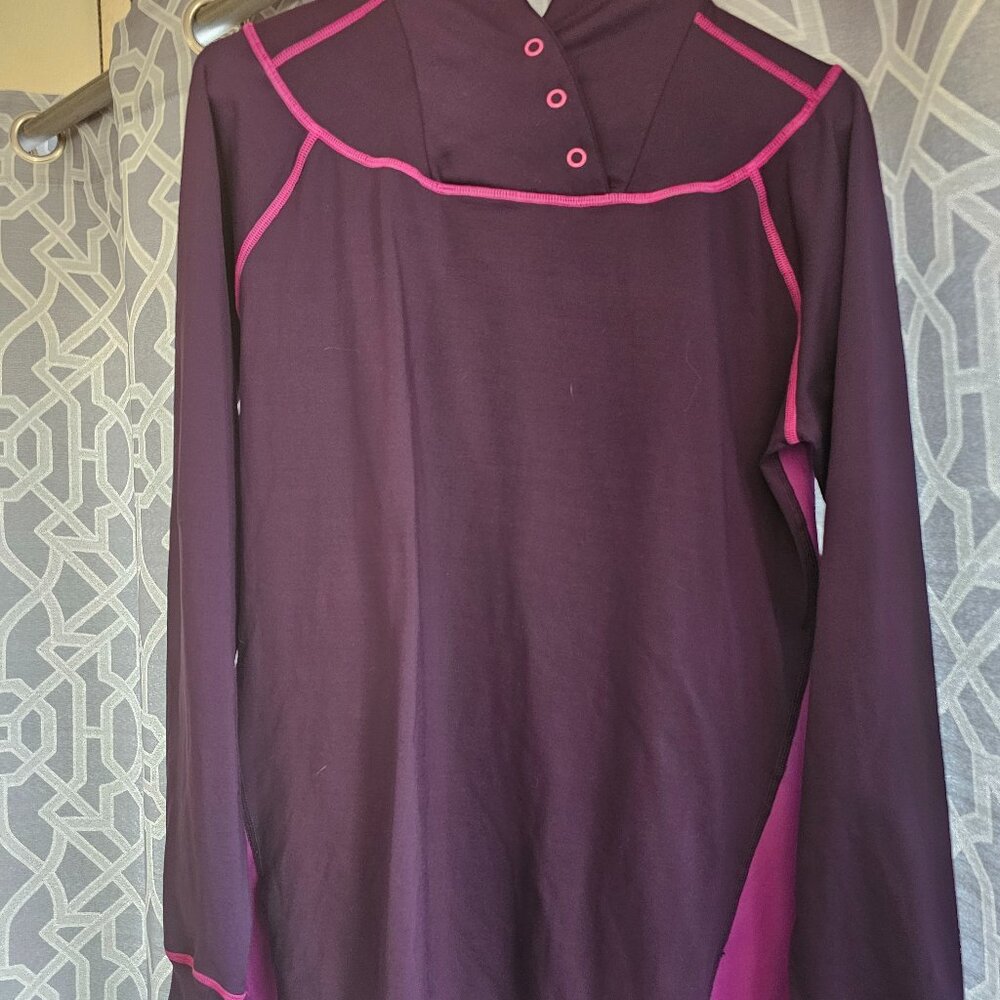 Under Armour pull over sweater